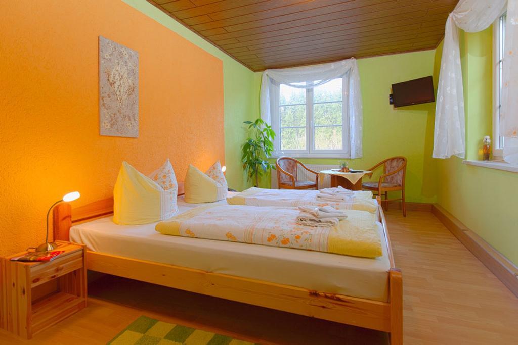 Kraeuterbaude Hotel Saupsdorf Room photo